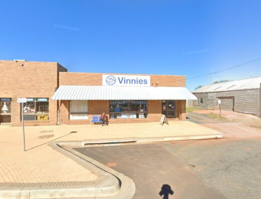 https://streetviewpixels-pa.googleapis.com/v1/thumbnail?panoid=1W7ng2GxbwTZO30fCoyDgQ&cb_client=search.gws-prod.gps&w=800&h=500&yaw=179.2246&pitch=0&thumbfov=100