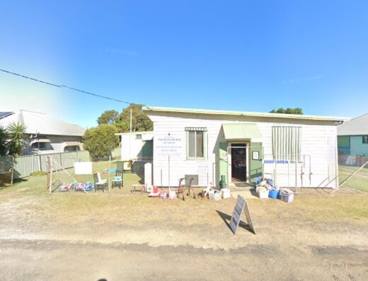 https://streetviewpixels-pa.googleapis.com/v1/thumbnail?panoid=bwCLNUm2WyMQMrC28i409w&cb_client=search.gws-prod.gps&w=800&h=500&yaw=188.65524&pitch=0&thumbfov=100