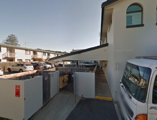 https://streetviewpixels-pa.googleapis.com/v1/thumbnail?panoid=2ecoUuDzkPcxoEiHpWV4Cg&cb_client=search.gws-prod.gps&w=800&h=500&yaw=265.1973&pitch=0&thumbfov=100